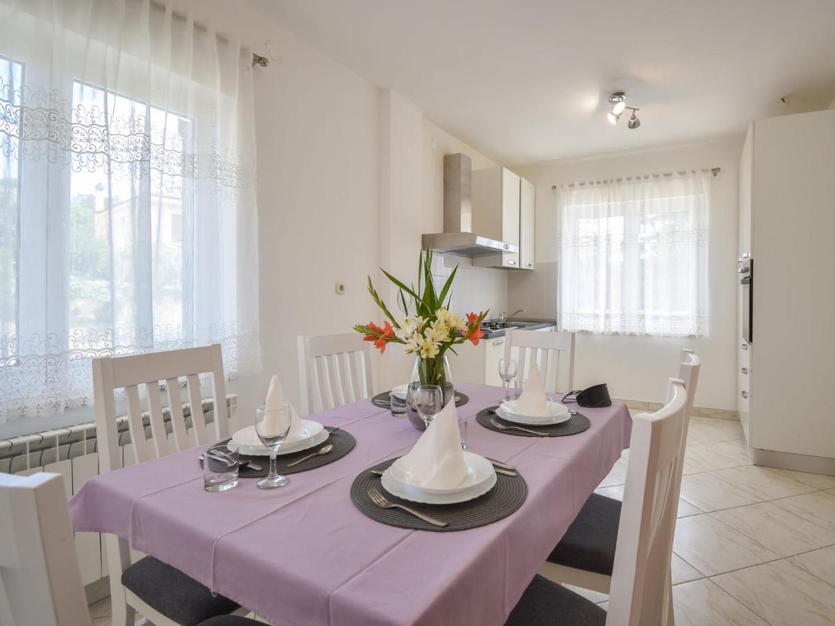 Apartment Aurora By Interhome